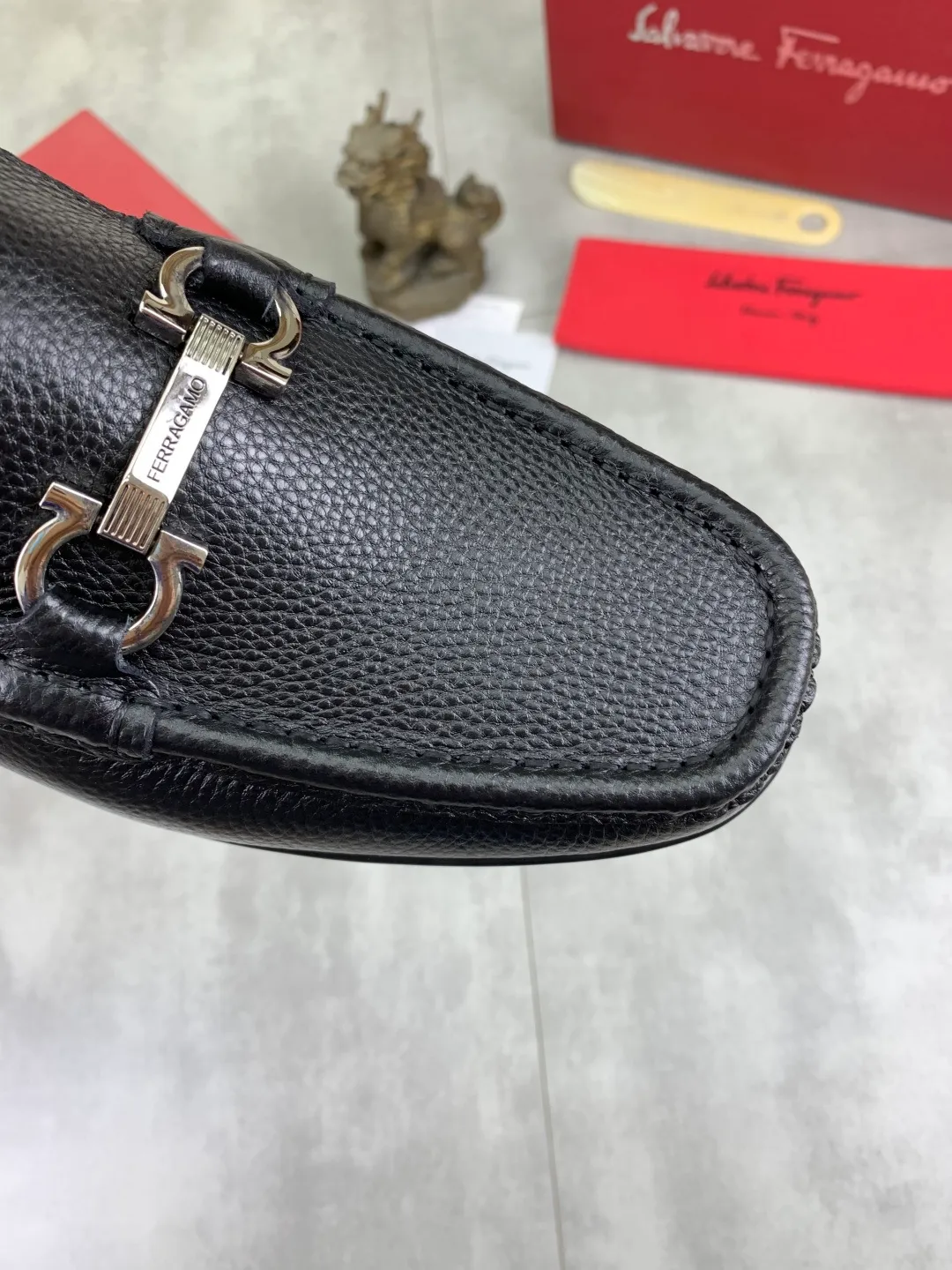 Men's Men's Shoes 💰P540💰[New Style] Water-dyed Niuli 🆘[Salvatore Ferragamo] Ferragamo's latest casual business leather shoes for men! Available at counters simultaneously! The fabric is made of specially imported original calfskin, the lining is made of imported water-dyed cowhide, and the original combination outsole is absolutely luxurious and leads the fashion trend. Matching code: 39-44 (38 45 customized) black optional